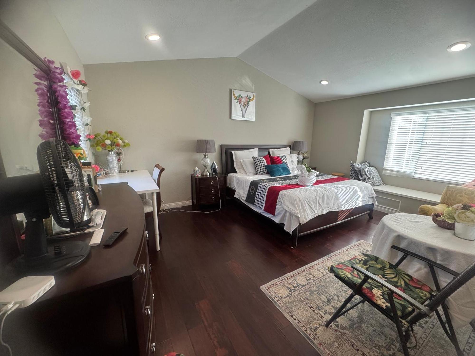 King Bed Big Room Chino Hills Esterno foto